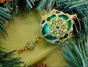 beaded-christmas-ornament-covers-14