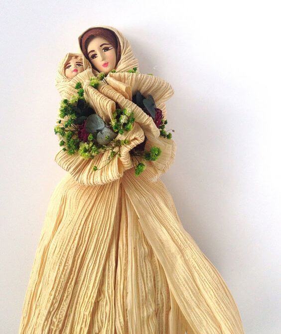 Кукла из кукурузных листьев