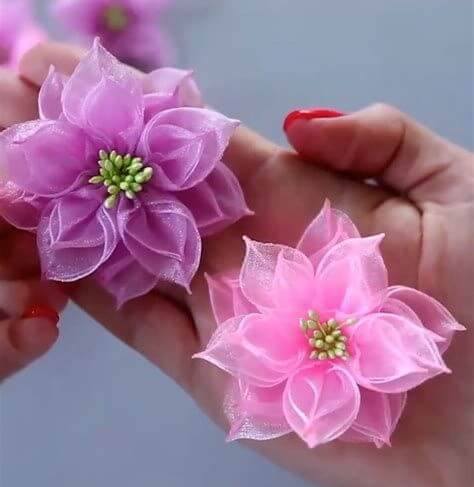 Цветы из лент своими руками